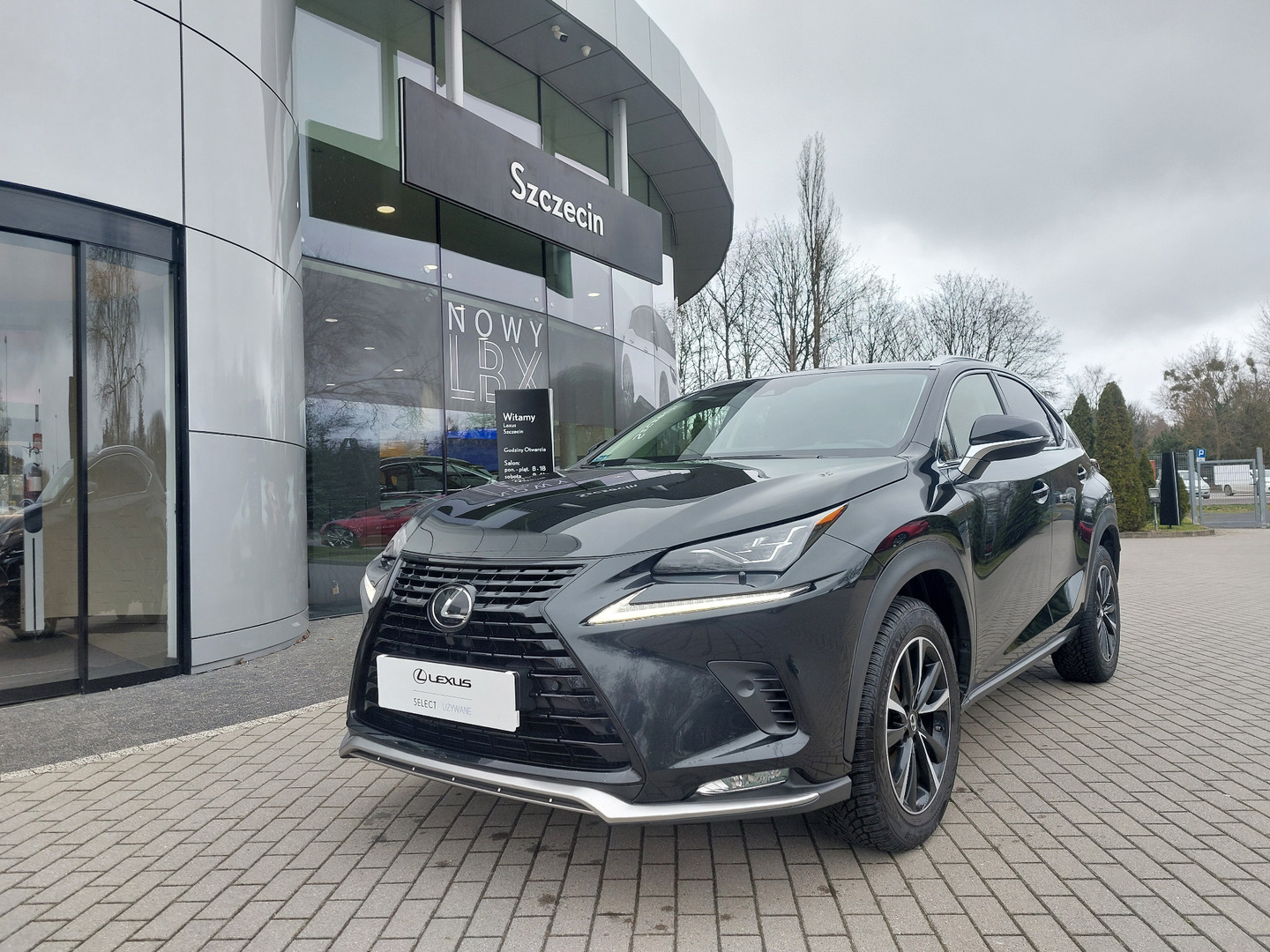 Oferta samochodu Lexus NX 2 0 Benzyna 2020 159 900 zł brutto Lexus Szczecin